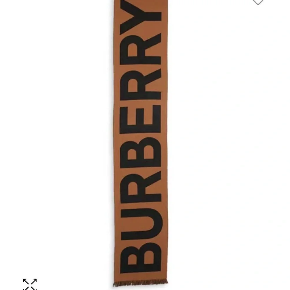 NWT burberry wool scarf - Picture 2 of 3
